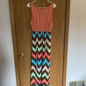 Sleeveless maxi dress